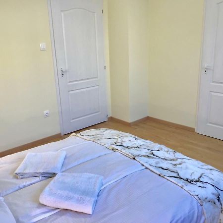 Ella Apartman Debrecen Exterior photo