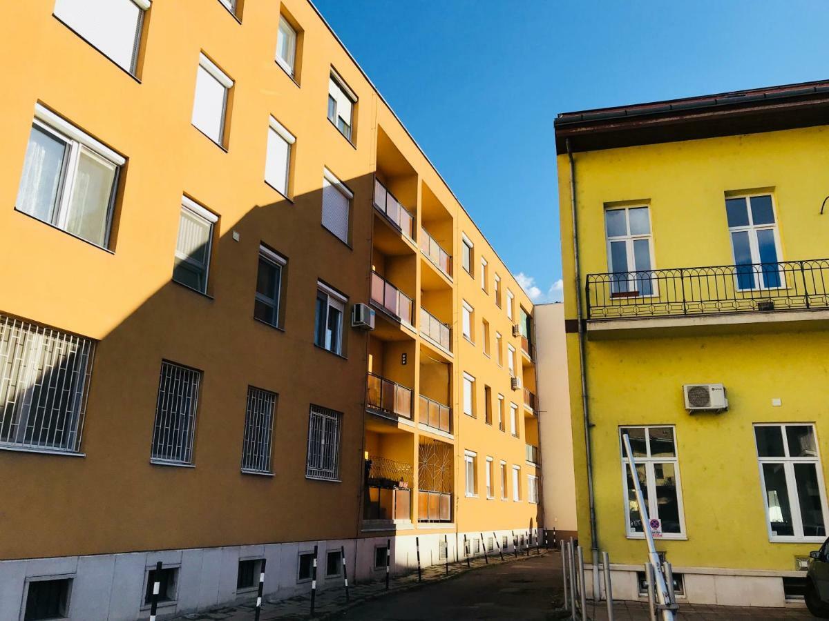 Ella Apartman Debrecen Exterior photo